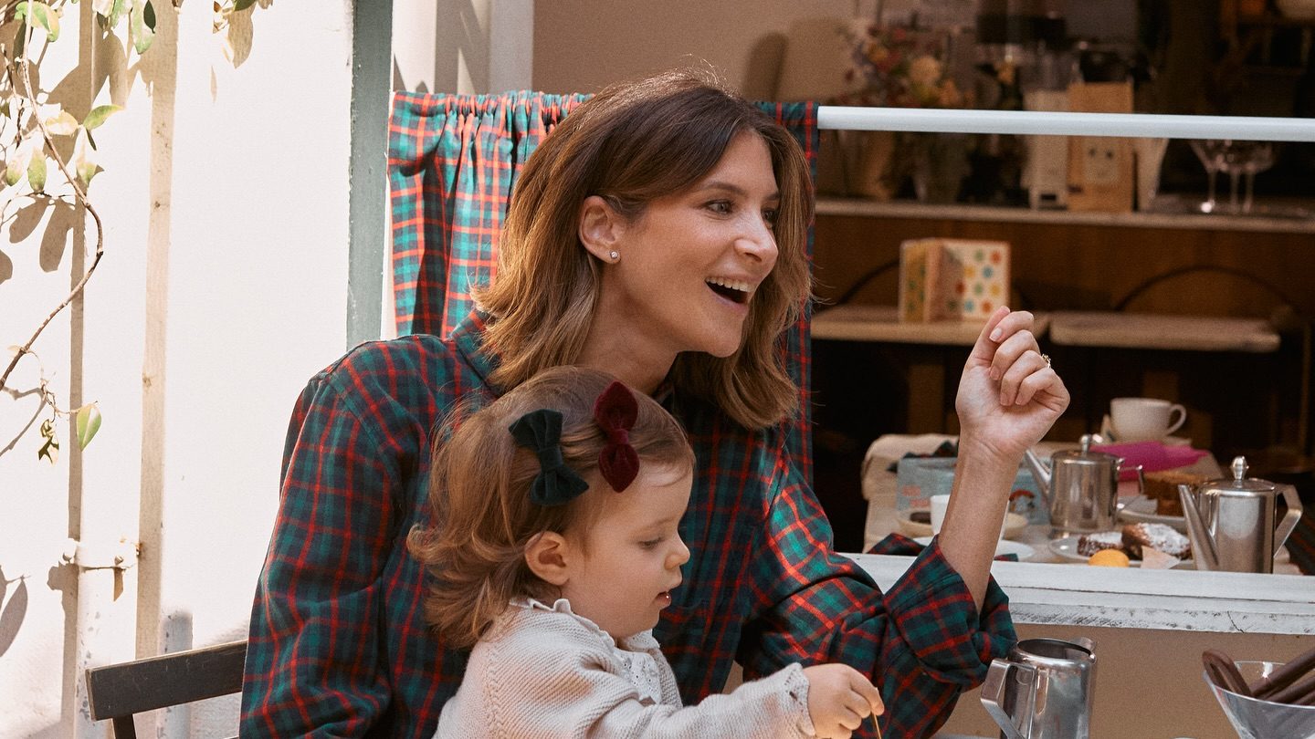 MATILDE BREYNER RECEBE DECLARAÇÃO DA FILHA EM DIA ESPECIAL (VÍDEO)